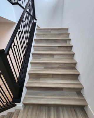 Full Staircase LVT Wrap